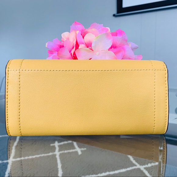 NWT Michael Kors KINSLEY Carryall Leather - Picture 2 of 5